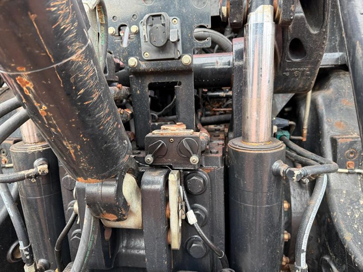 case-ih-magnum-380-rowtrac-image-44