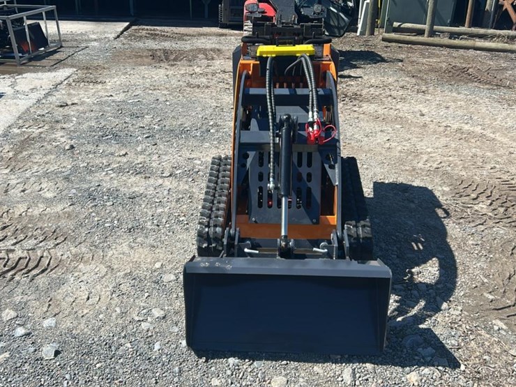 #1019-•-unused-landhero-mini-skid-steer-image-8