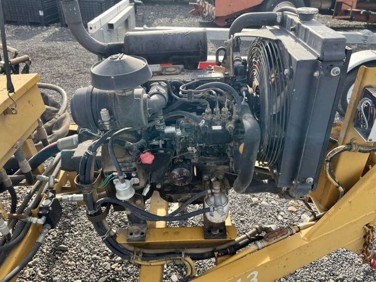 2013-bear-cat-bk250-towable-asphalt-crack-sealer-image-8