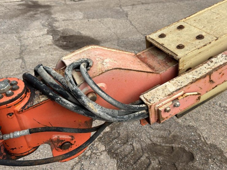 2005-jlg-400s-image-9