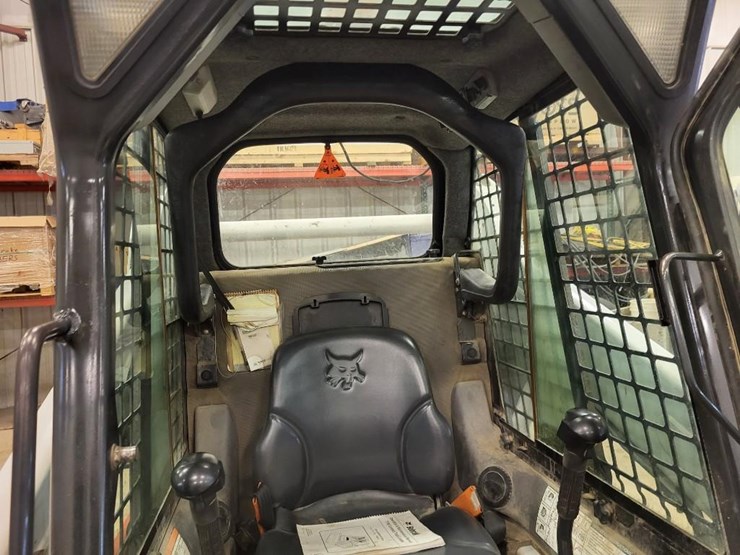 2012-bobcat-t190-image-33