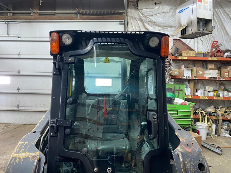 new-holland-l220-image-13