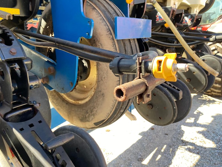 2009-kinze-3600-image-24