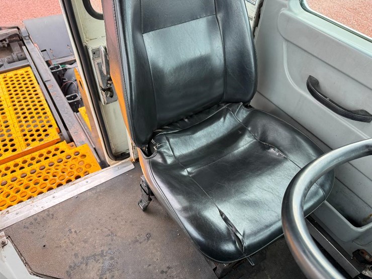 2013-kalmar-ottawa-4x2-image-42