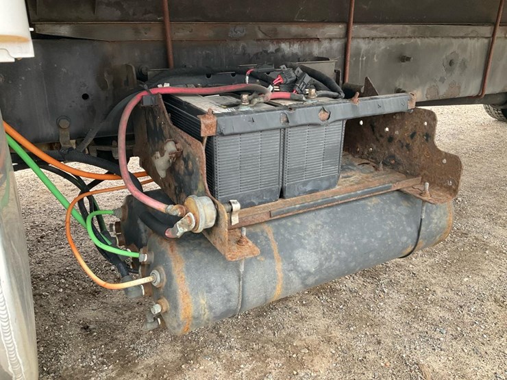 2005-international-durastar-4300-image-19