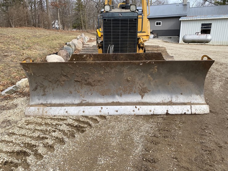 2005-deere-700h-image-8