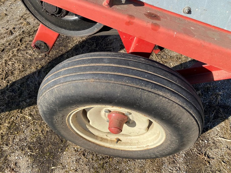 h&s-8'-hay-fluffer-image-4