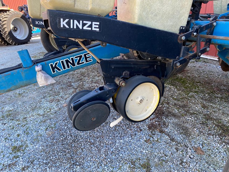 kinze-2600-image-13
