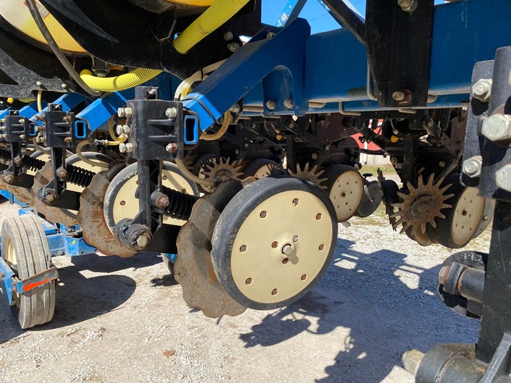 2009-kinze-3600-image-69