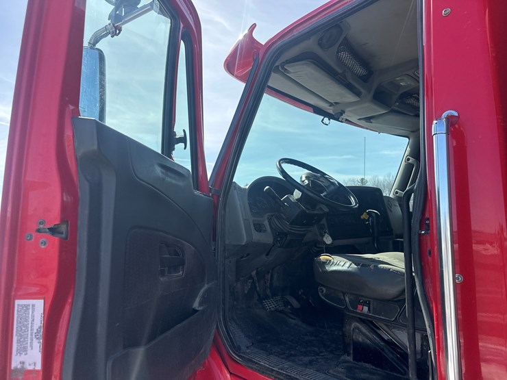 2012-international-7600-image-22