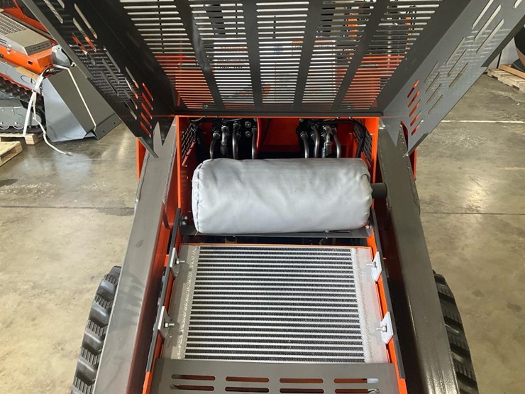 #1017-•-hurricane-hrc-700-mini-skid-steer-loader-image-11