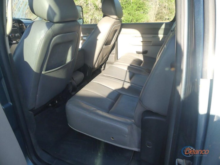 2012-chevrolet-3500hd-image-8