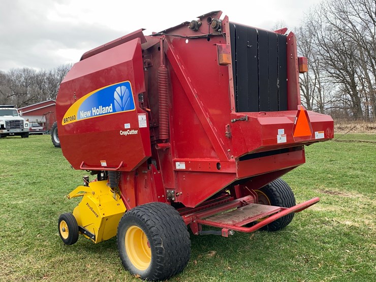 new-holland-br7060-image-1