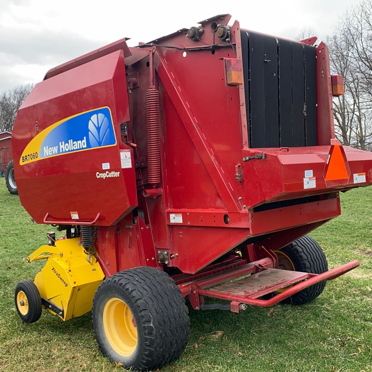 NEW HOLLAND BR7060