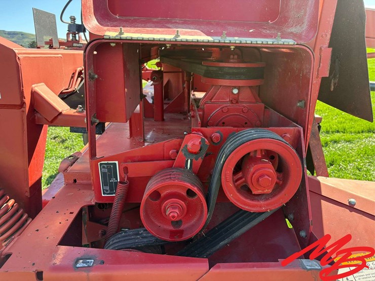 2014-new-holland-1431-image-8