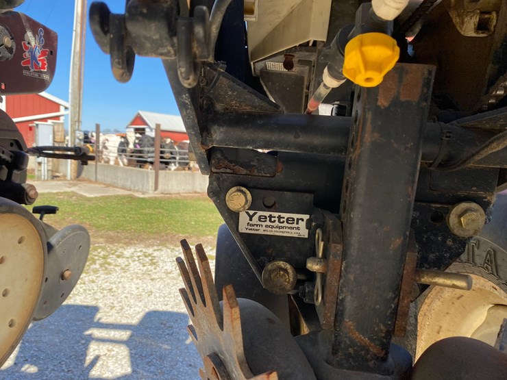 2009-kinze-3600-image-89