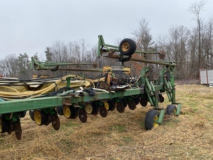 kinze-24-row-planter-image-5