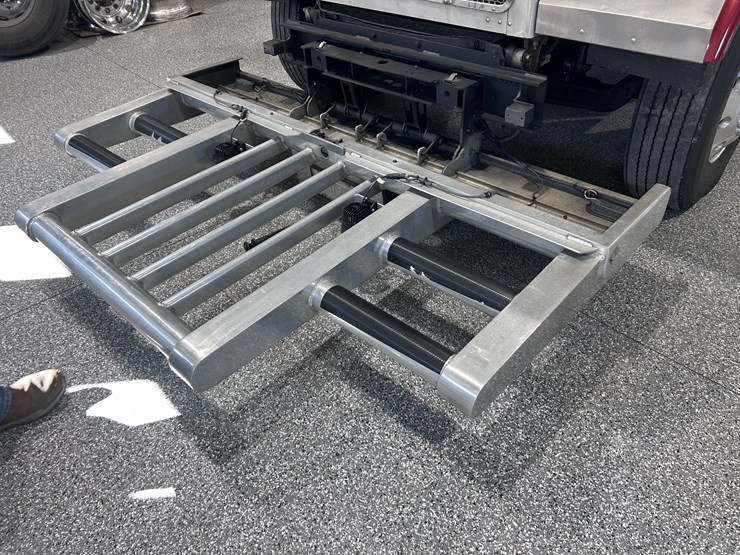 peterbilt-379-image-100