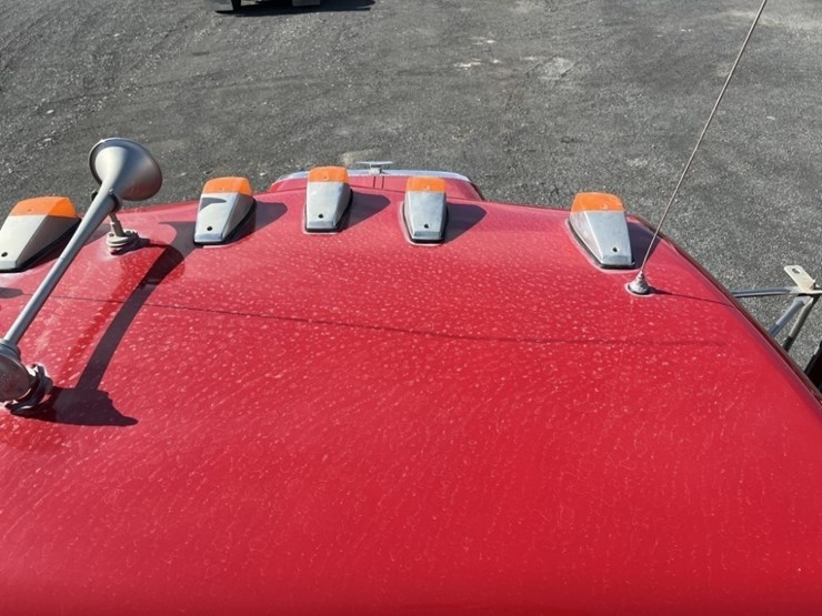 1998-peterbilt-357-image-34