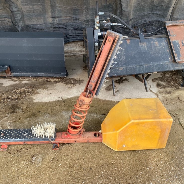 Livestock Scratcher Rubbing Brush