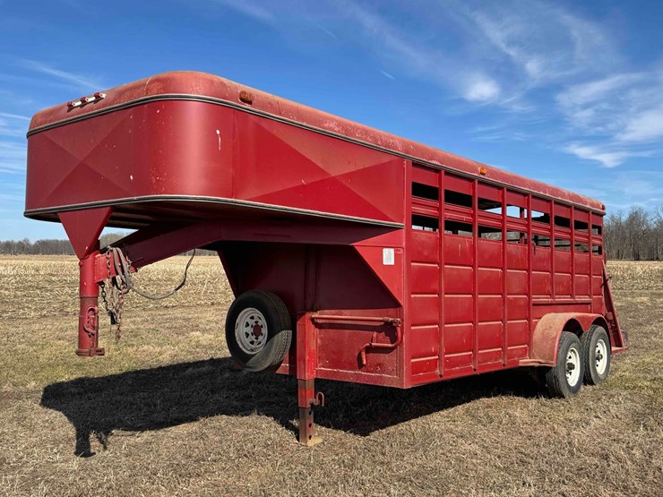 1992-wilro-livestock-trailer,-steel,-20'-x-6-1/2'-,-cut-gate,-**-titled-**-image-1