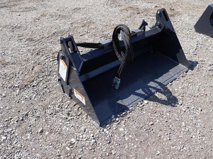 #1160-•-new-mini-skid-steer-wolverine-combination-bucket-attachment-image-1