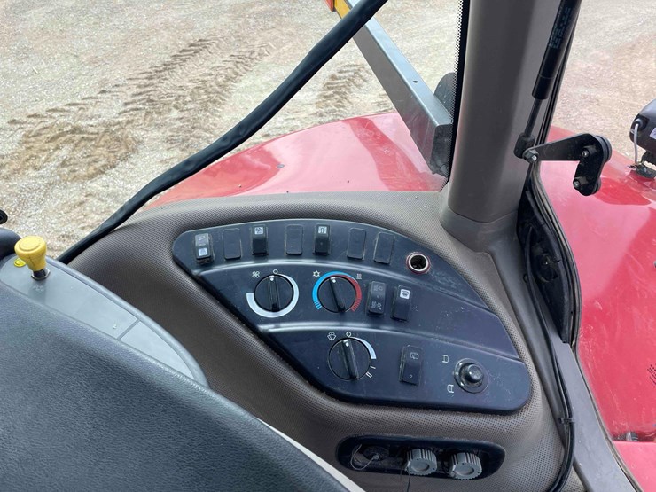 case-ih-magnum-340-image-21