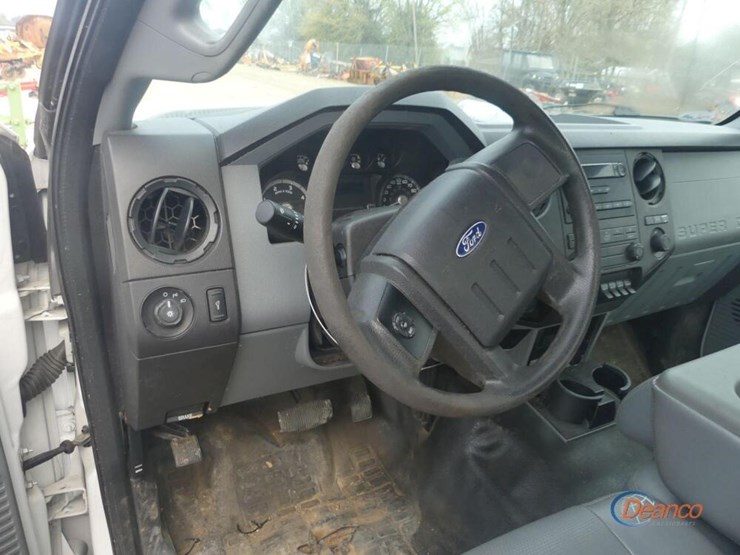 2012-ford-f550-xl-image-10