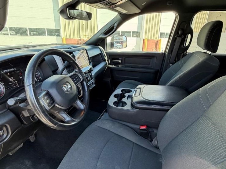 2022-dodge-3500-image-11