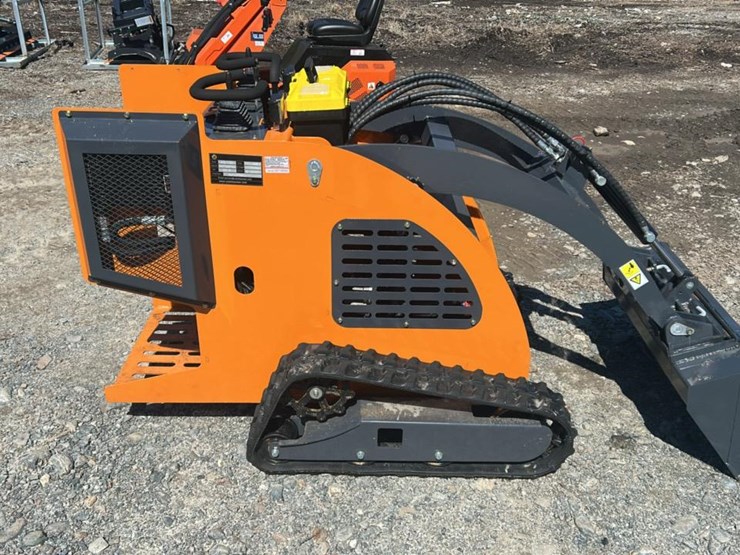#1020-•-unused-landhero-mini-skid-steer-image-6