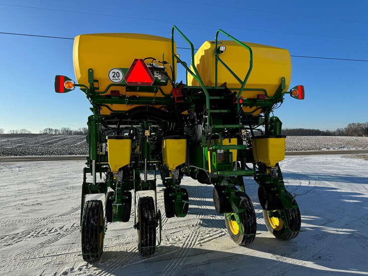 2024-john-deere-1775nt-image-2