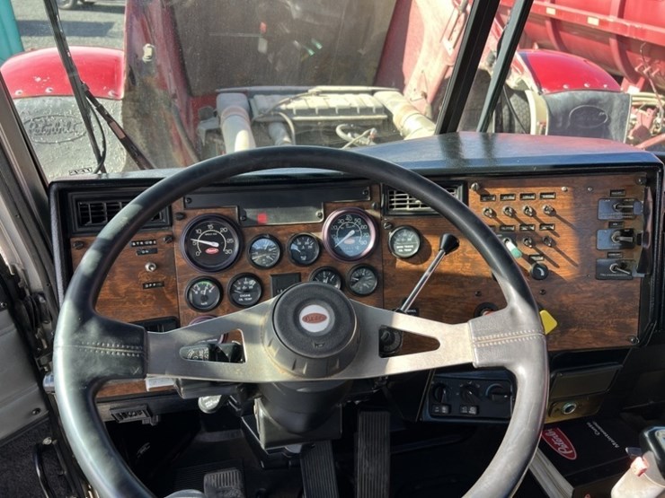 1998-peterbilt-357-image-57