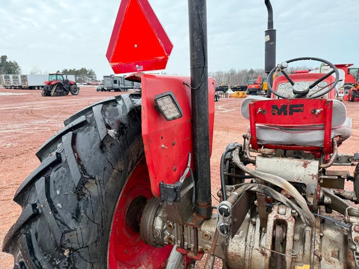 massey-ferguson-165-image-23