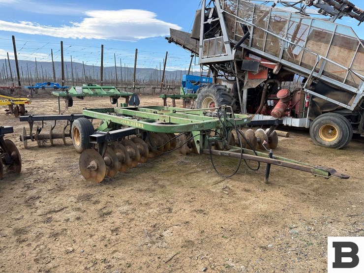 john-deere-315-image-4