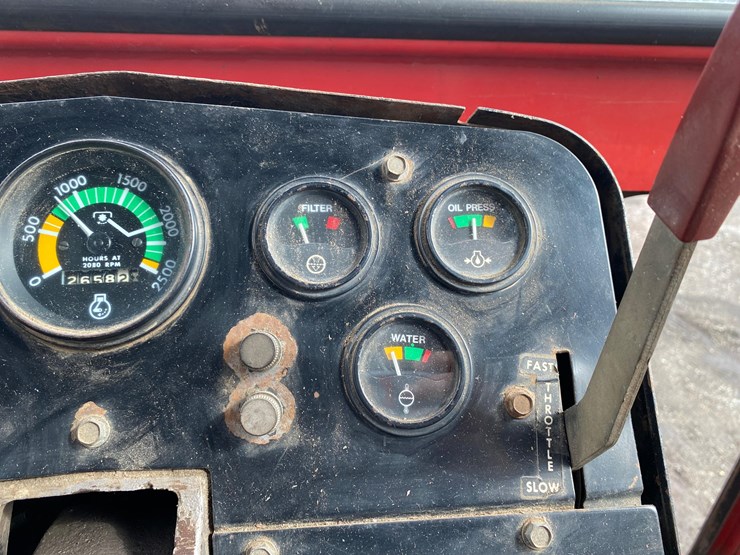 massey-ferguson-1135-image-63