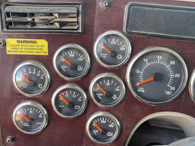 2013-western-star-4900-image-38