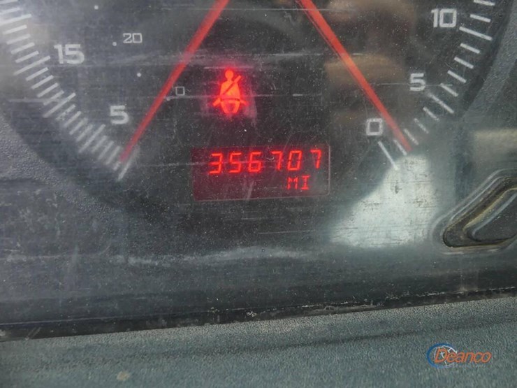 2017-caterpillar-ct660l-image-18