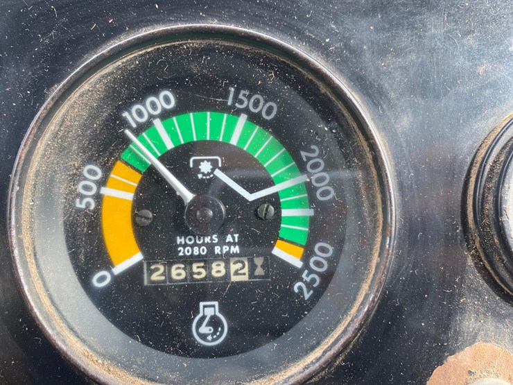 massey-ferguson-1135-image-66