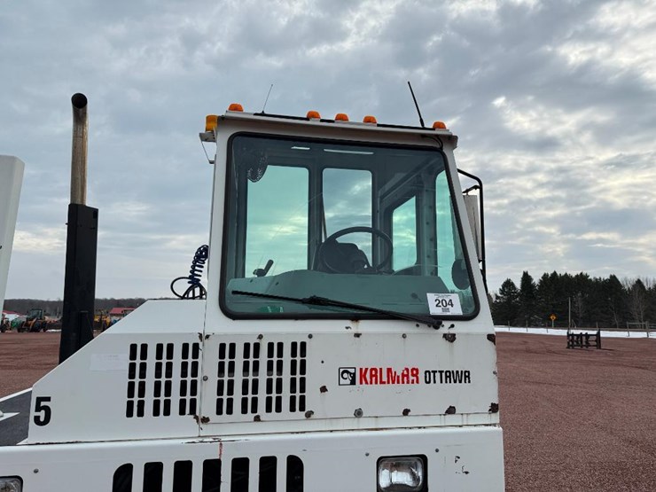 2013-kalmar-ottawa-4x2-image-29