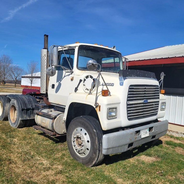 1995 Ford L9000 Tandem Axle Day Cab Semi