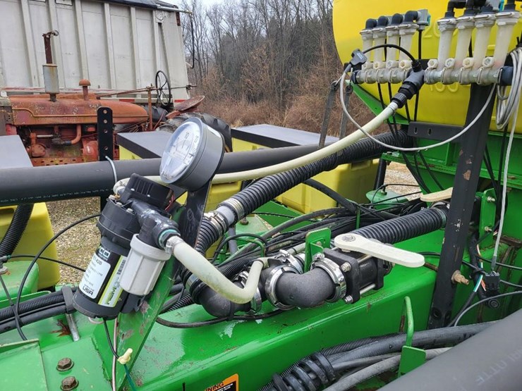 2010-john-deere-1770nt-image-67