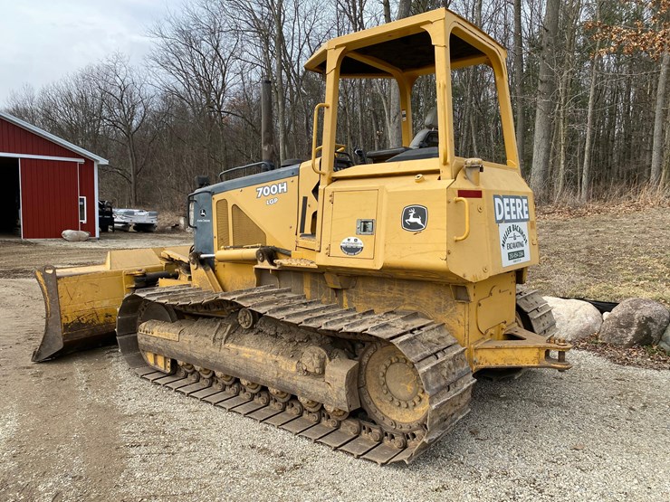 2005-deere-700h-image-3