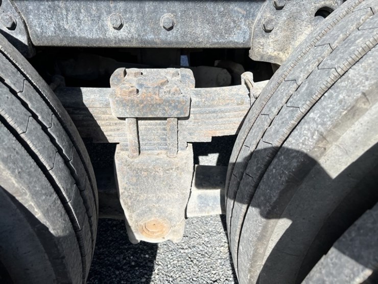 1998-peterbilt-357-image-17