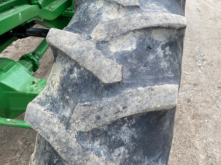 john-deere-2940-image-61