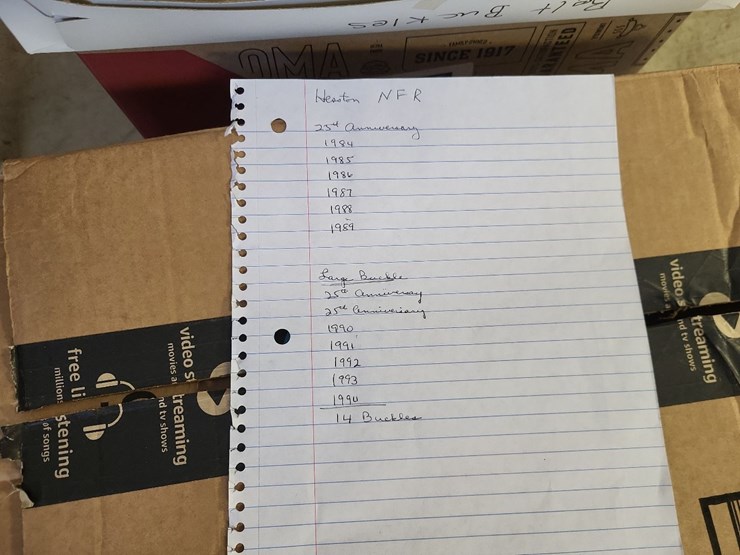 assorted-hesston-belt-buckles-image-6