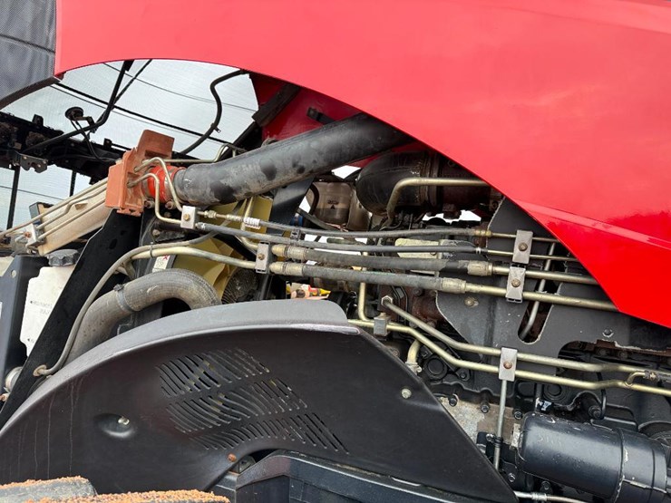 case-ih-magnum-380-rowtrac-image-46