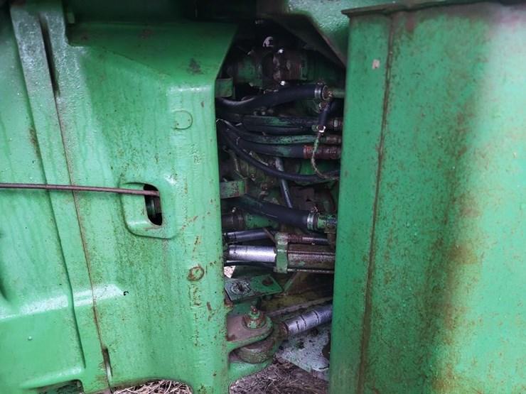 john-deere-8640-image-31