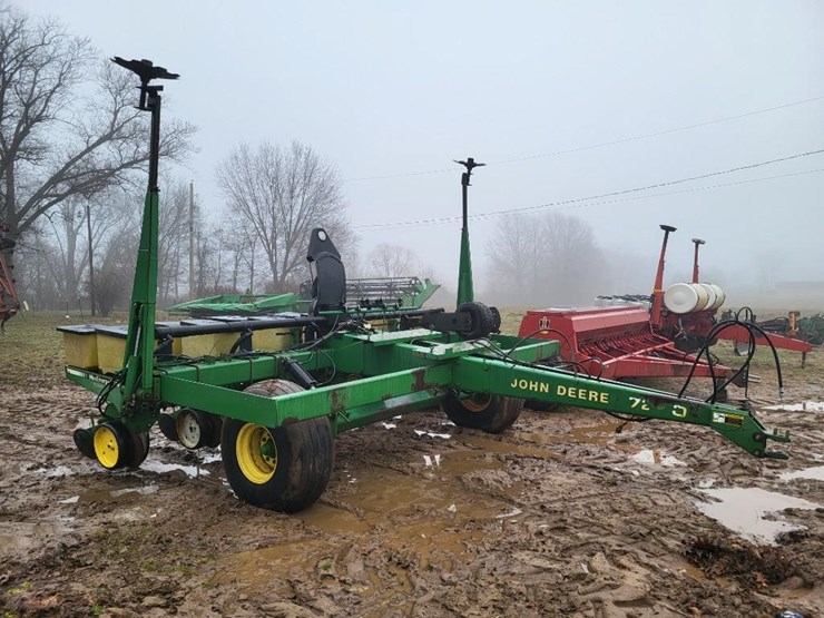 john-deere-7240-image-3