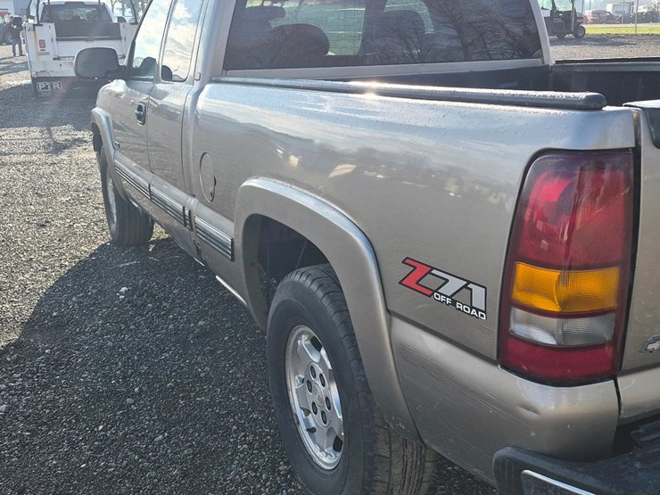 2002-chevrolet-1500-image-30