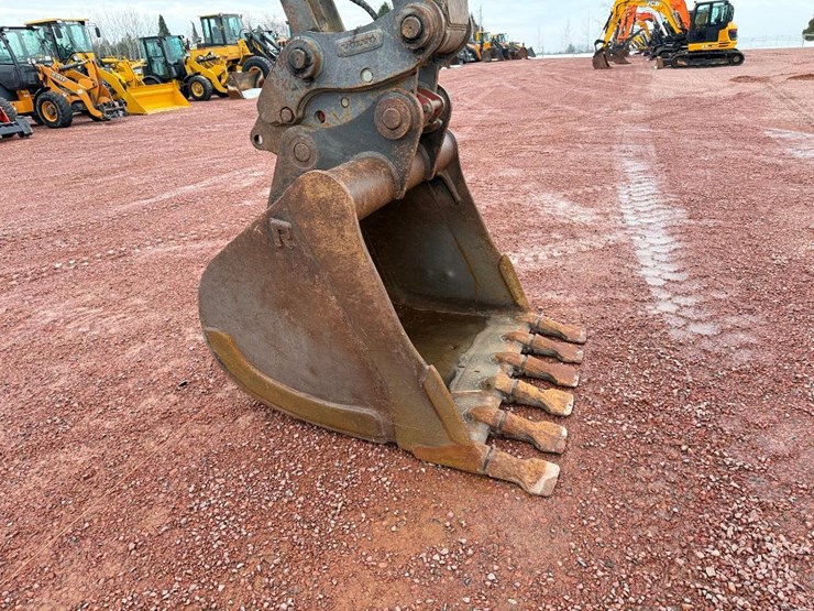 volvo-ec220dl-image-39